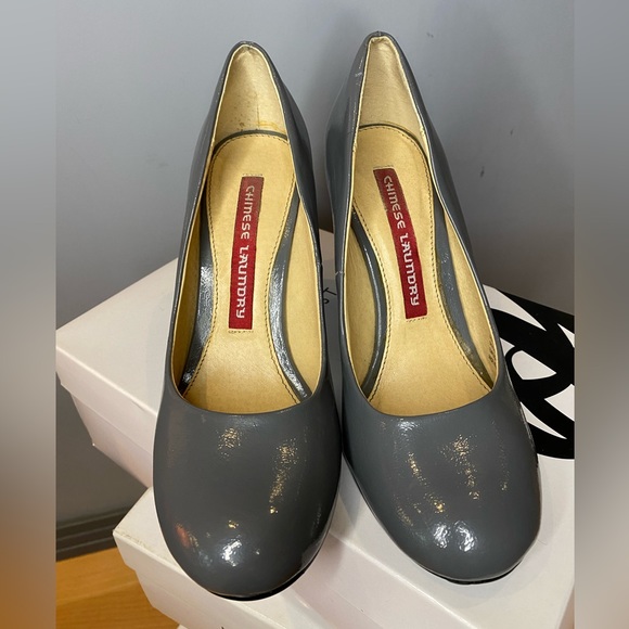 Chinese Laundry - 3.5” block heel - “Devote” - size 5.5 - grey - good condition - Picture 8 of 9